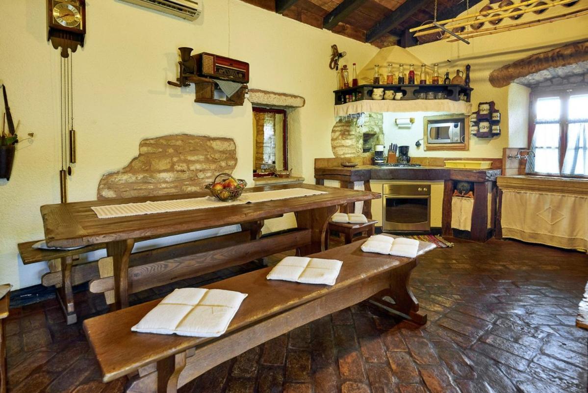 Stara Hiza In Sveti Petar U Sumi Villa Luaran gambar
